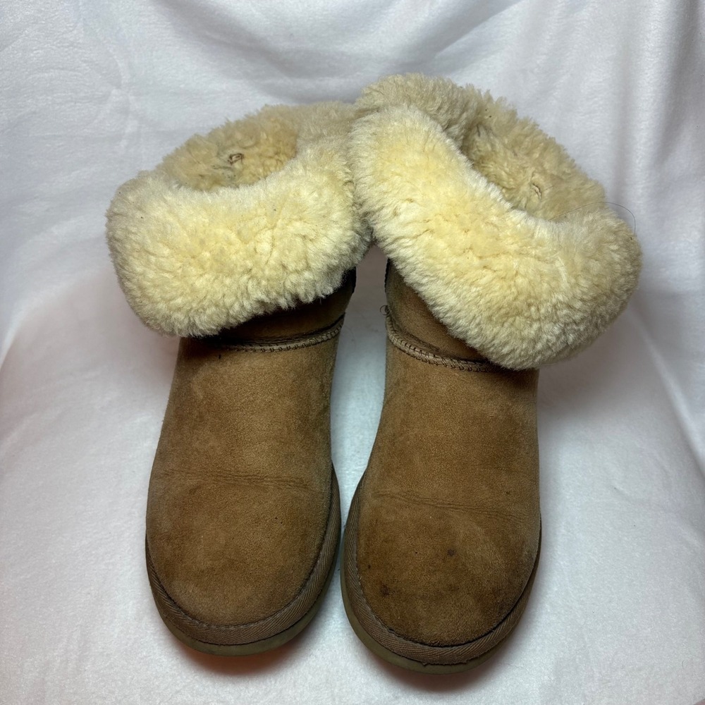 UGG Australia Classic Bailey Button Chestnut Suede Sheepskin Boots 5803 Womens 7